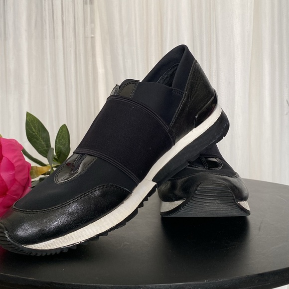 Michael Kors MK trainer sneakers women’s 👟 slip-on black & white Size 8.5 - Picture 14 of 17